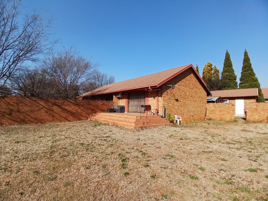 To Let 3 Bedroom Property for Rent in Vaalpark Free State